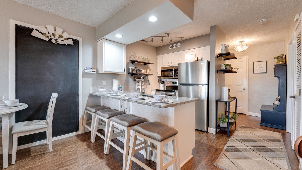 Photo of Others in Notch Estates