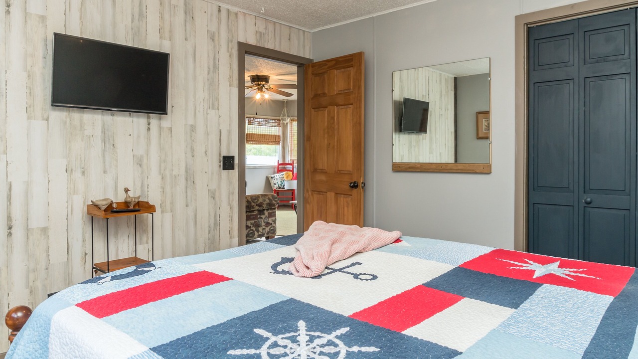 Photo of Bedroom in Rockaway Beach