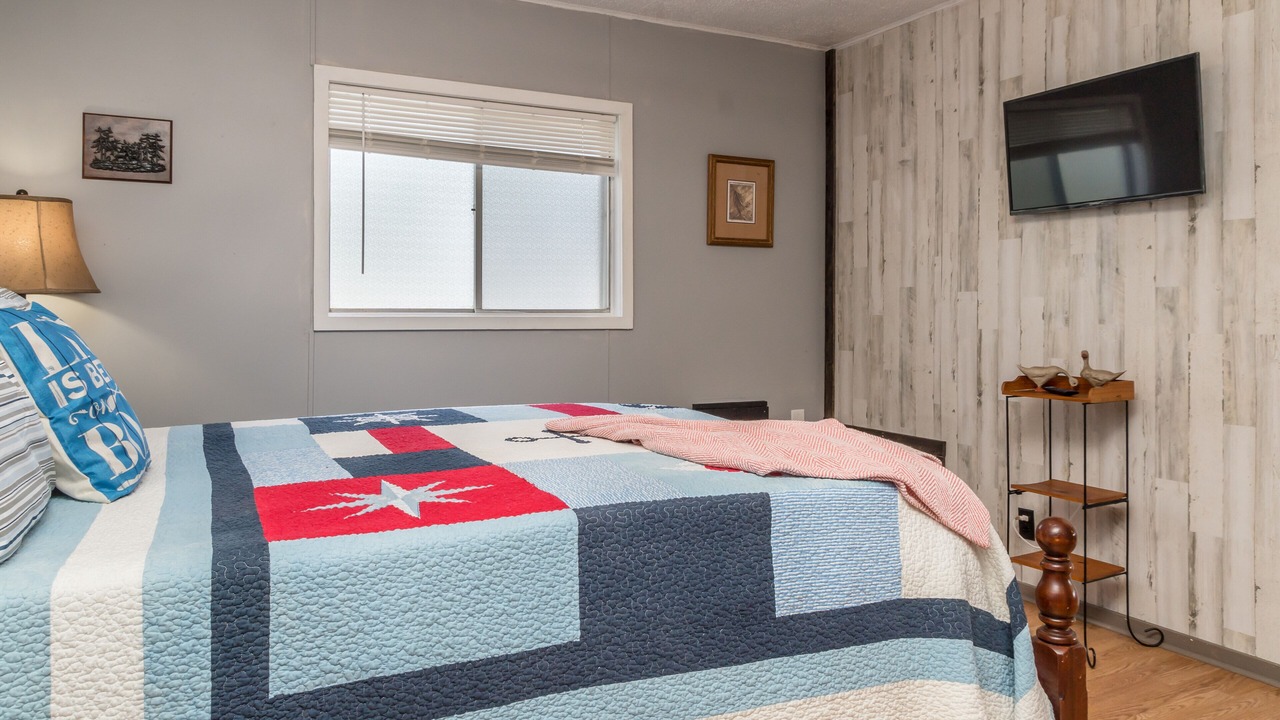 Photo of Bedroom in Rockaway Beach