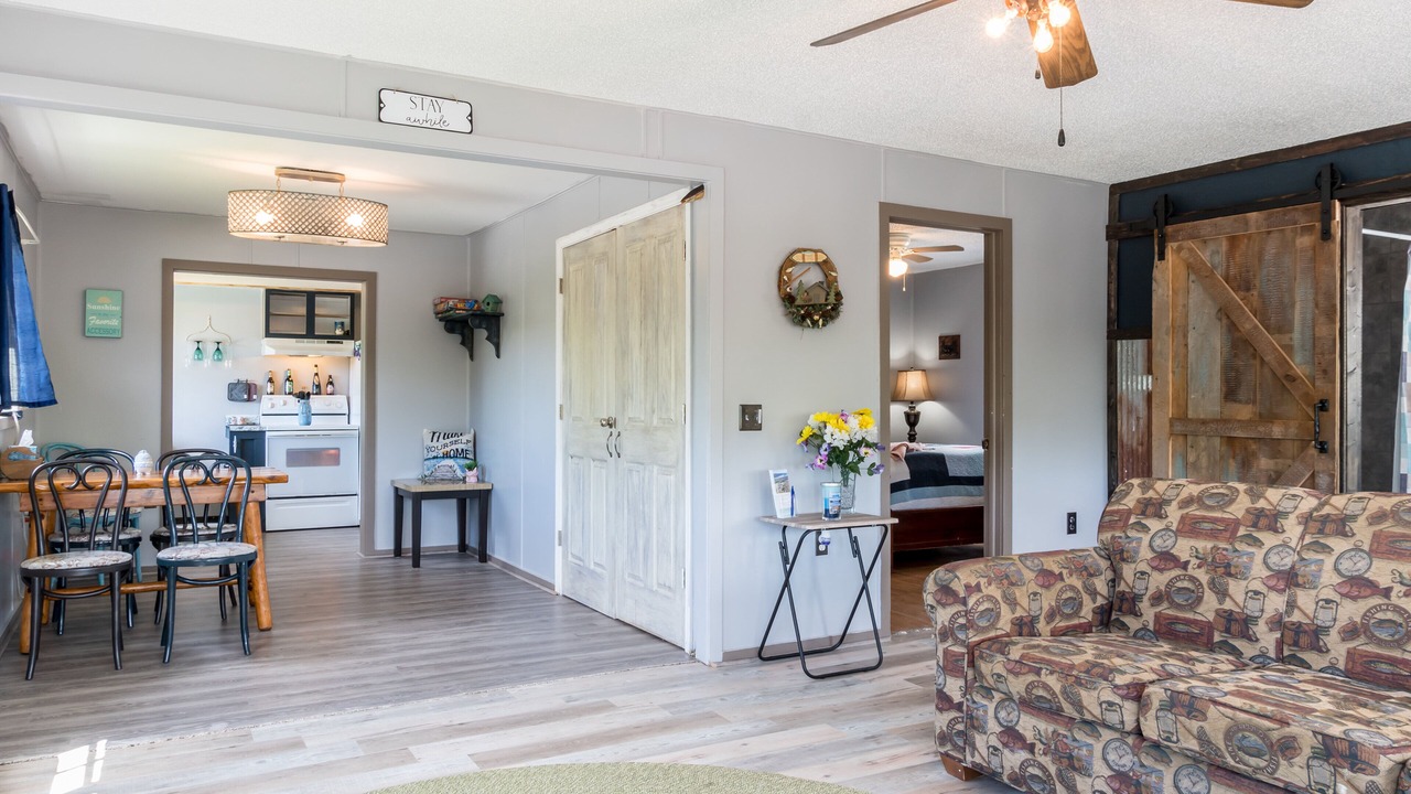 Photo of Livingroom in Rockaway Beach