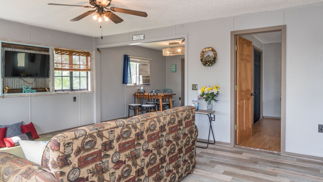 Photo of Livingroom in Rockaway Beach