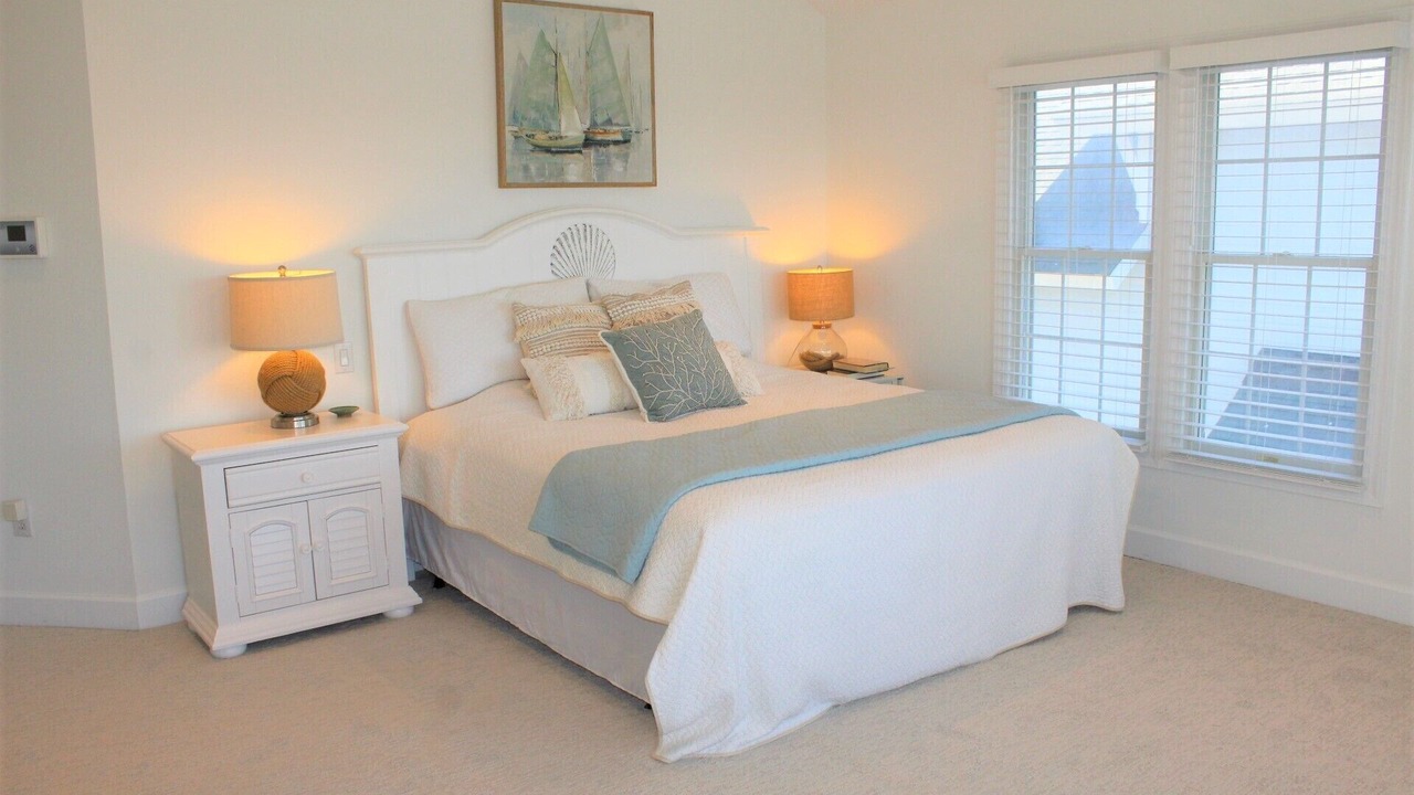 Photo of Bedroom in Manteo
