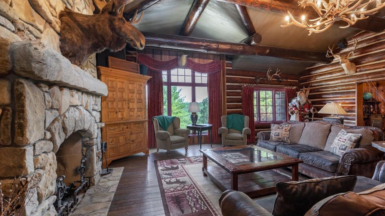 Photo of Livingroom in Kirbyville