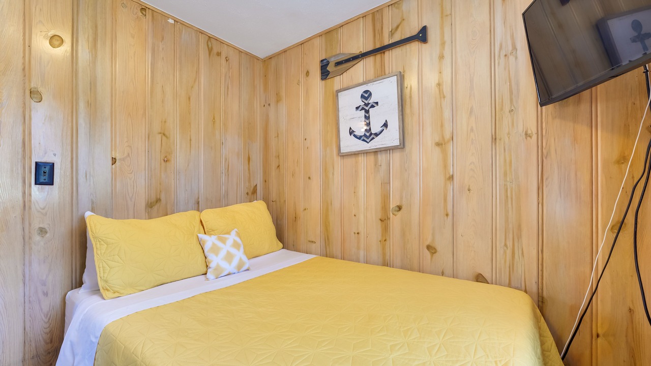 Photo of Bedroom in Kimberling City