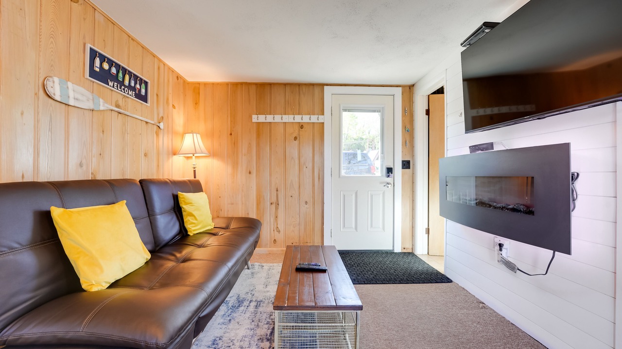 Photo of Livingroom in Kimberling City