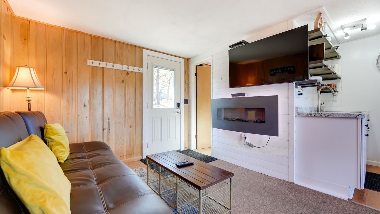 Photo of Livingroom in Kimberling City