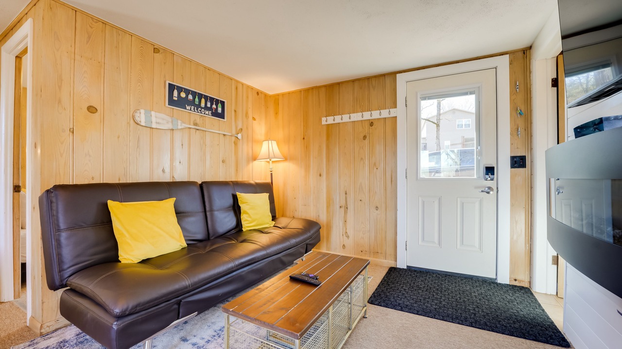 Photo of Livingroom in Kimberling City