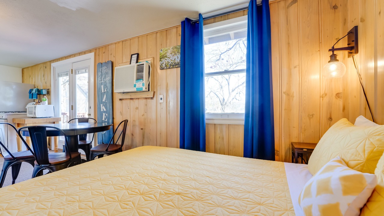 Photo of Bedroom in Kimberling City