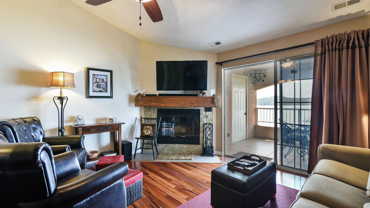 Photo of Livingroom in Hollister