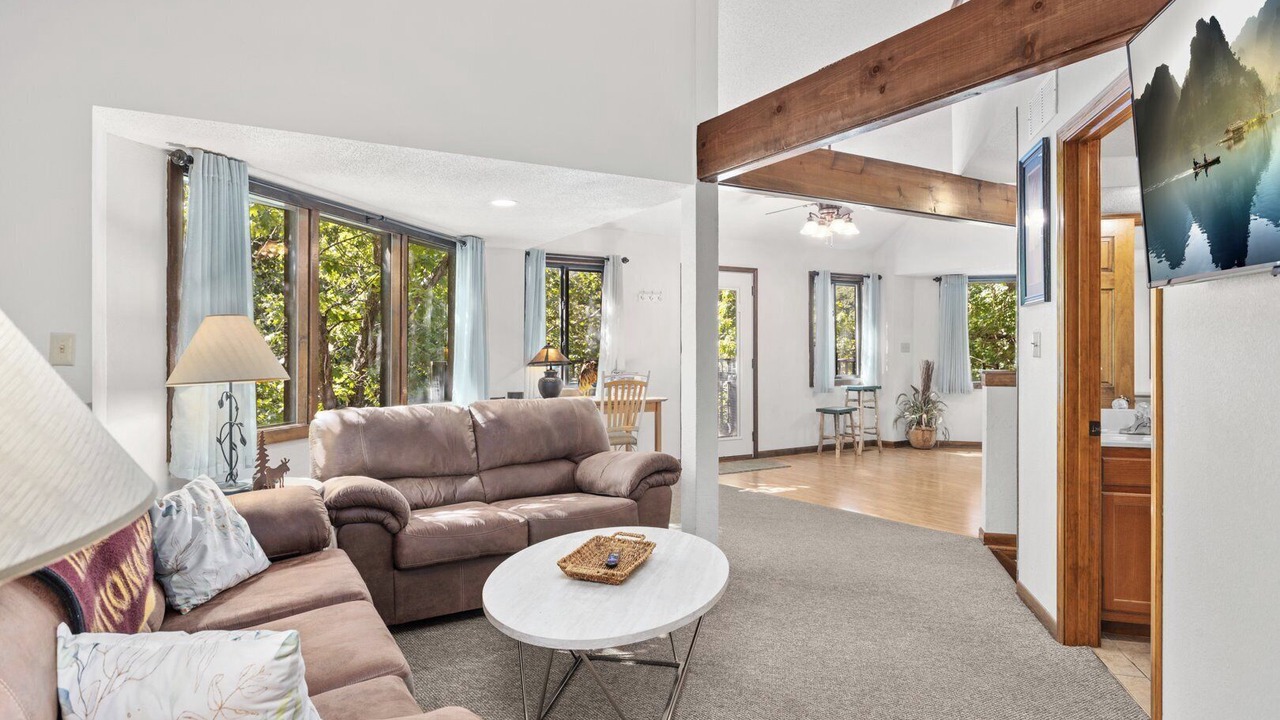 Photo of Livingroom in Osage Beach