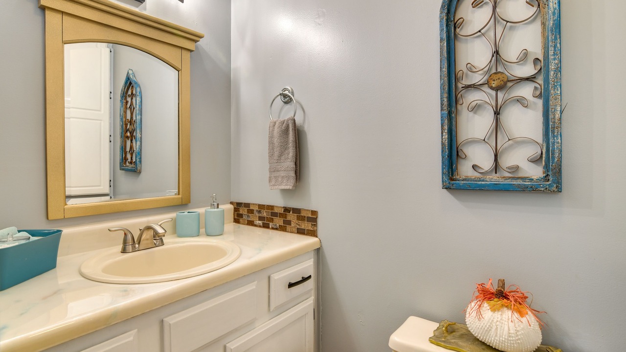 Photo of Bathroom in Notch Estates