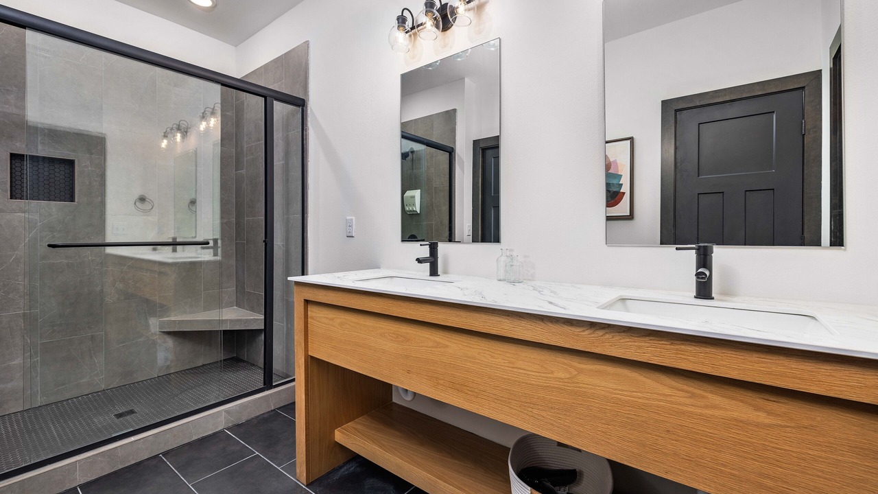 Photo of Bathroom in Kimberling City