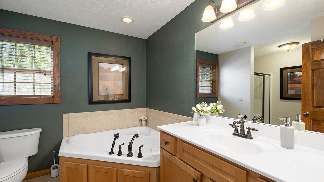 Photo of Bathroom in Reeds Spring