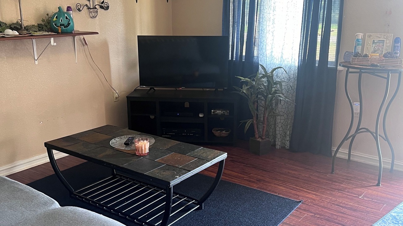 Photo of Livingroom in Brent