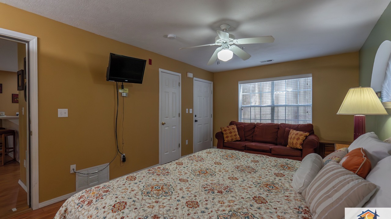 Photo of Bedroom in Branson