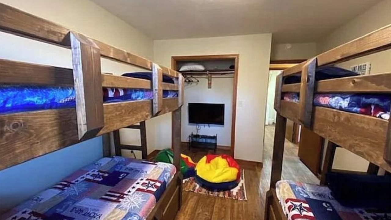 Photo of Bedroom in Shell Knob