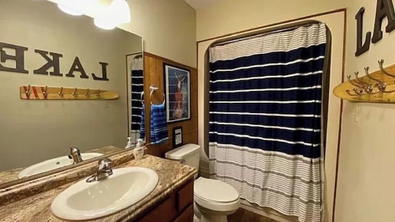 Photo of Bathroom in Shell Knob
