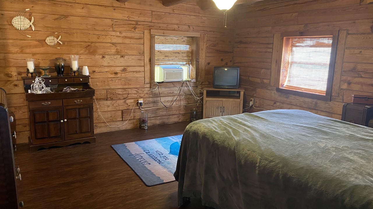 Photo of Bedroom in Custer County