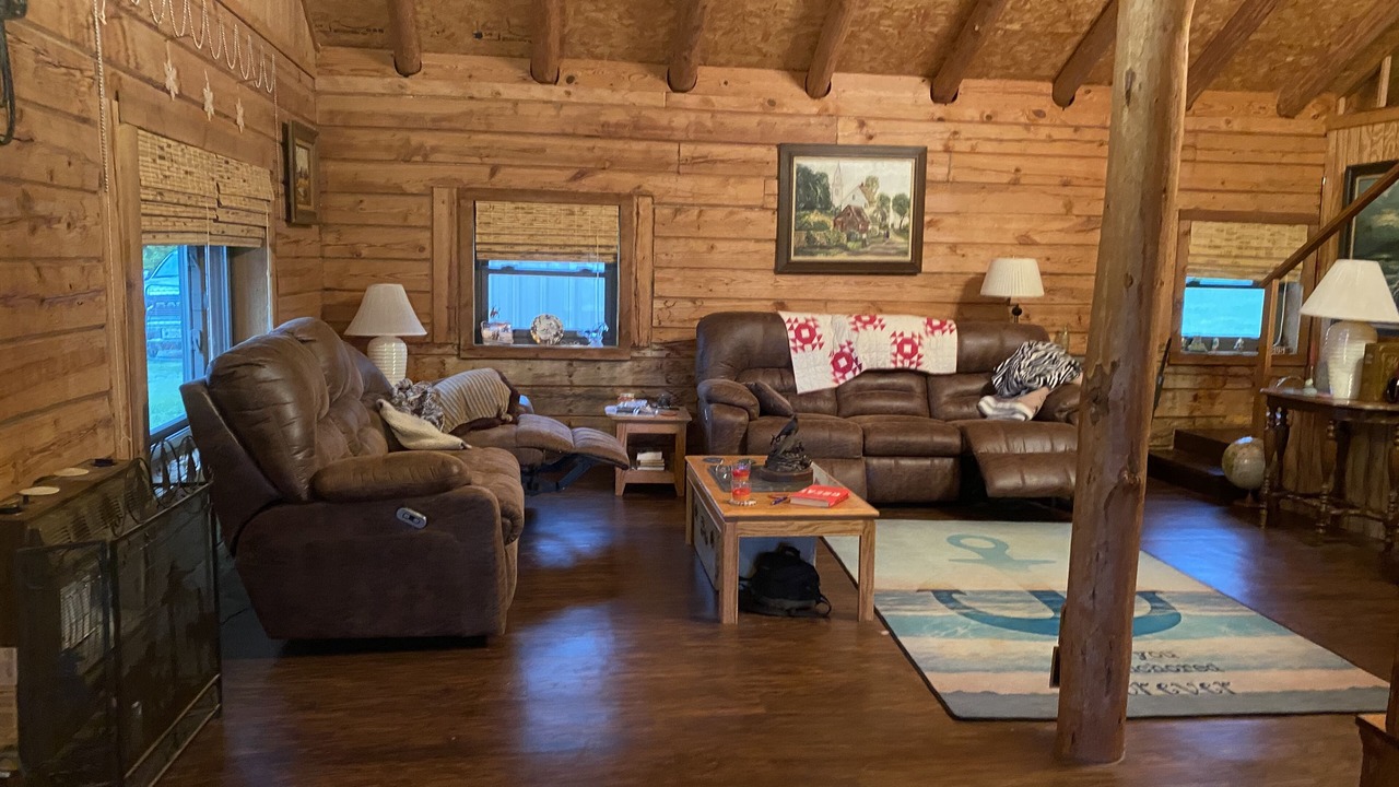 Photo of Livingroom in Custer County