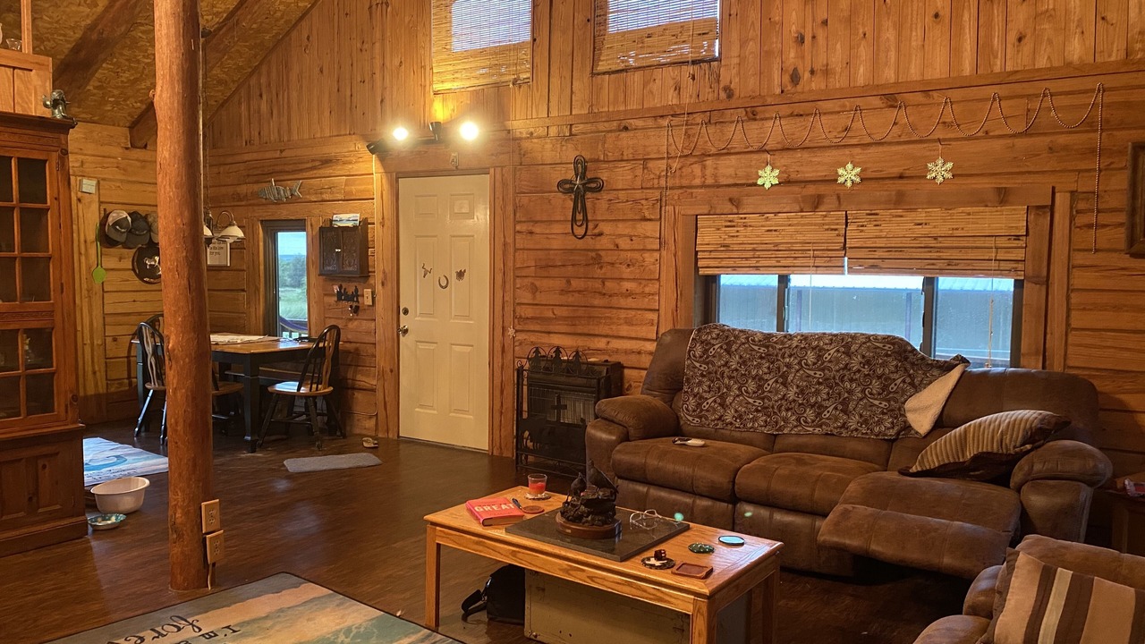 Photo of Livingroom in Custer County