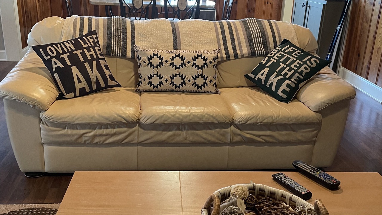 Photo of Livingroom in Springville