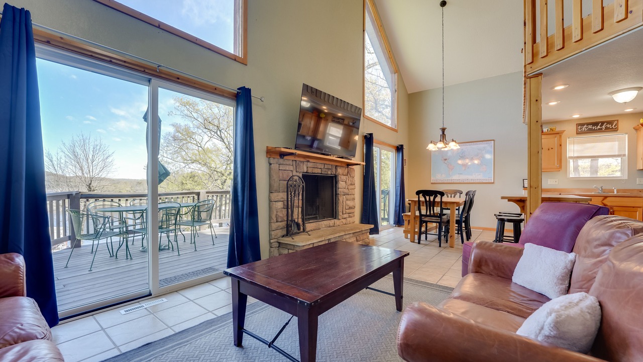 Photo of Livingroom in Kimberling City