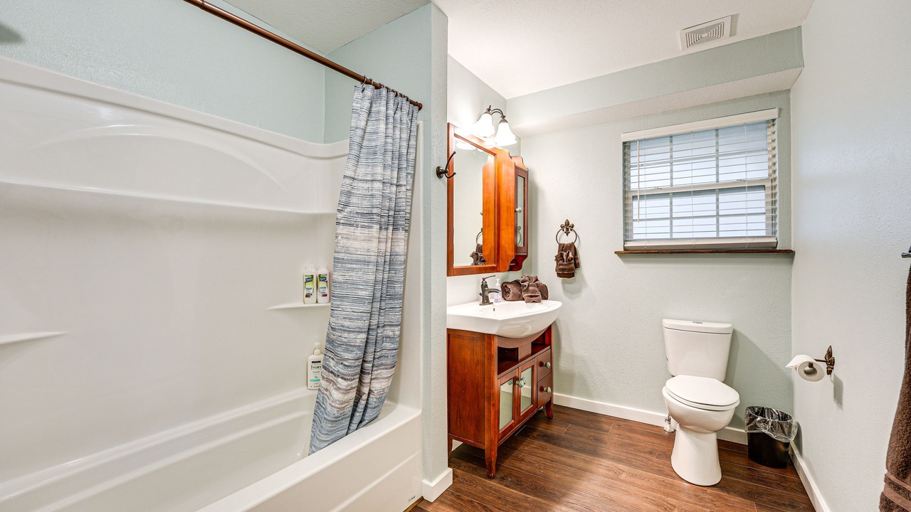 Photo of Bathroom in Blue Eye