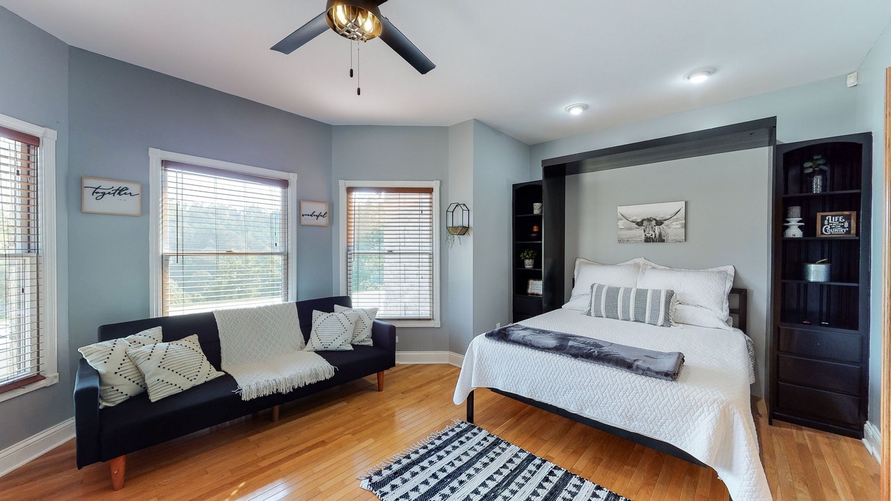 Photo of Bedroom in Blaine