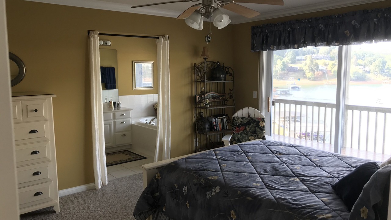 Photo of Bedroom in La Follette