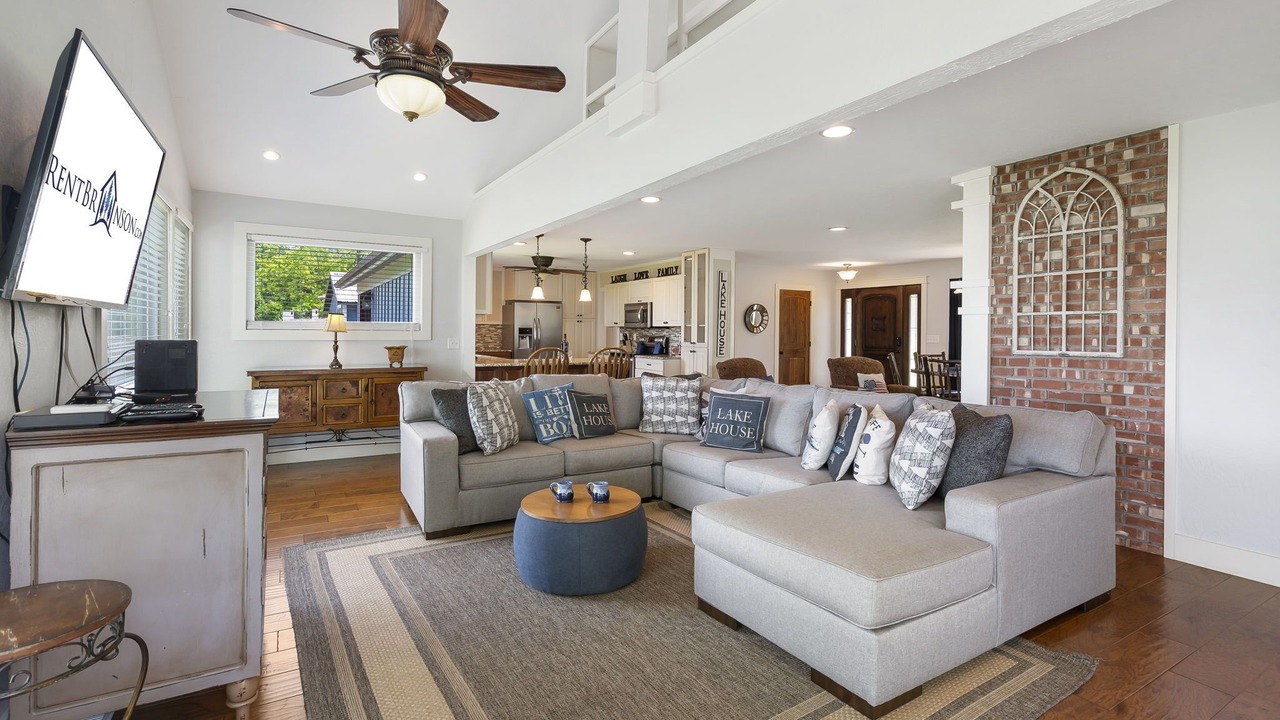 Photo of Livingroom in Big Cedars