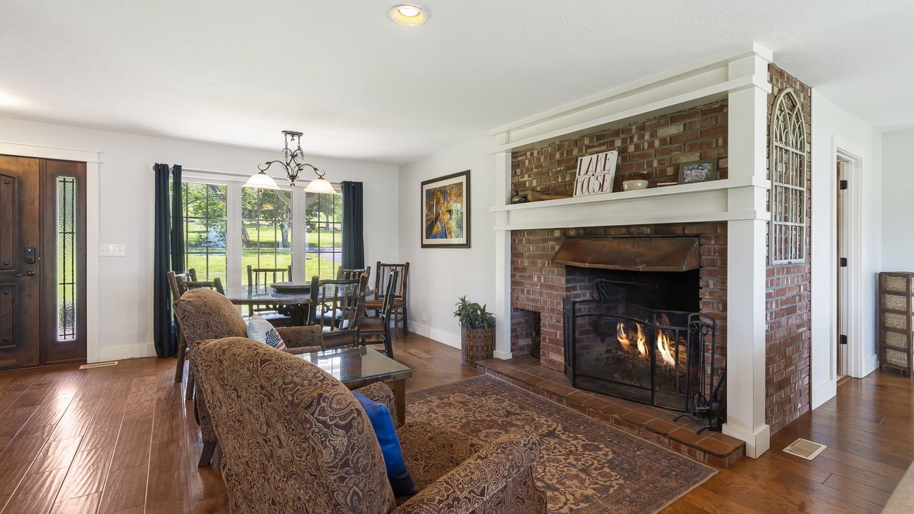 Photo of Livingroom in Big Cedars
