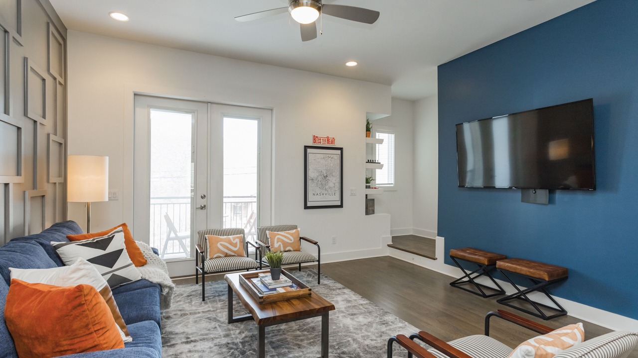 Photo of Livingroom in Hadley - Washington