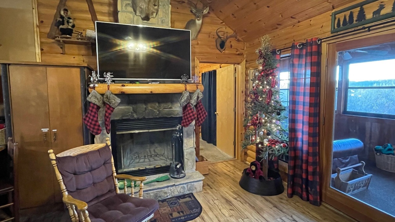 Photo of Livingroom in Notch Estates