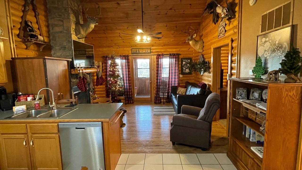 Photo of Livingroom in Notch Estates