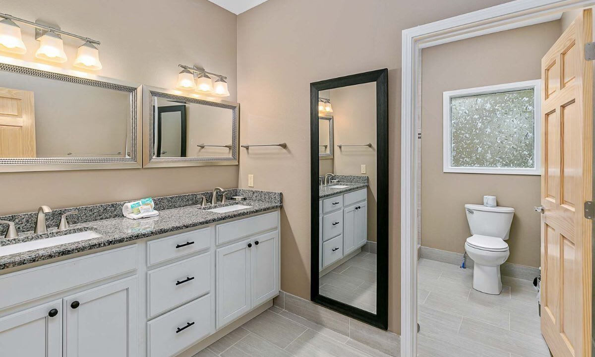 Photo of Bathroom in Chalet Village North