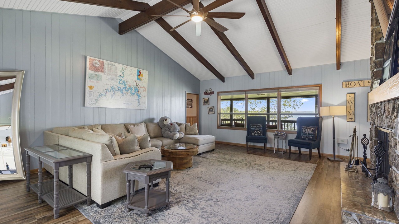 Photo of Livingroom in Big Cedars