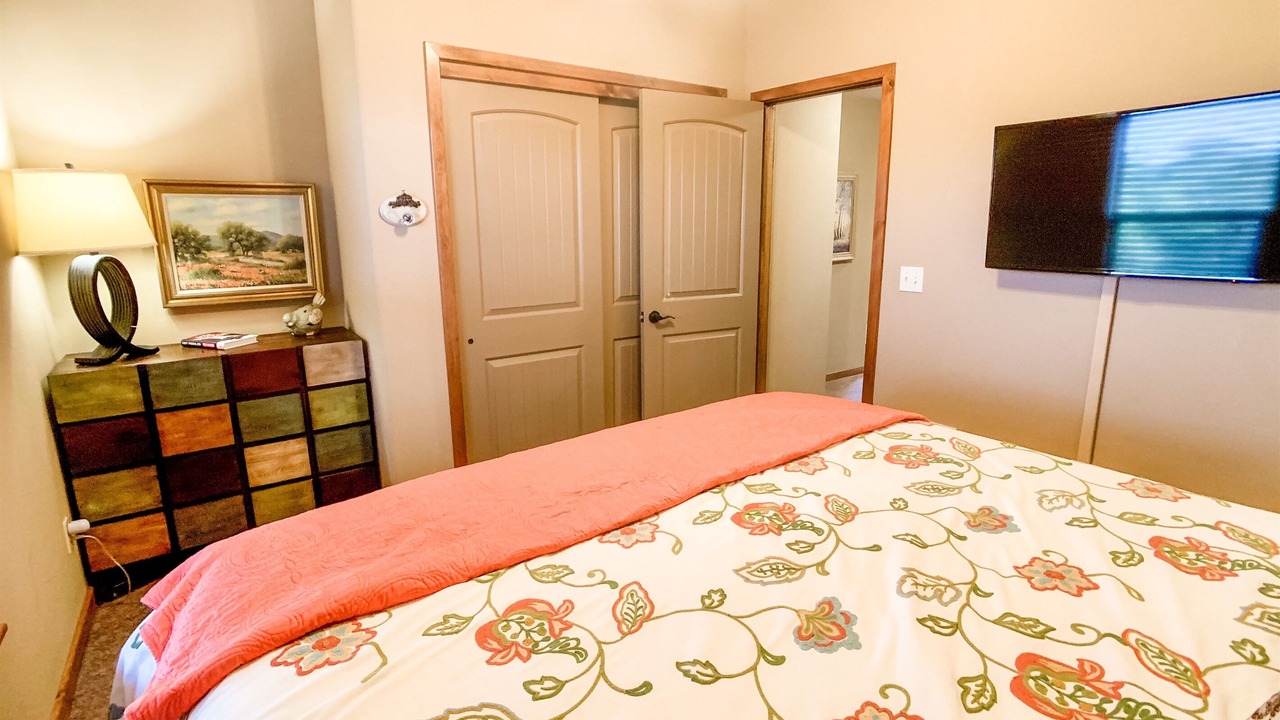 Photo of Bedroom in Hollister