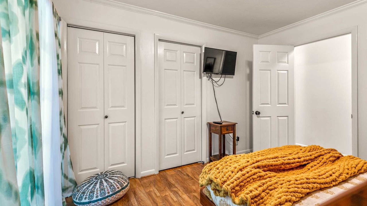 Photo of Bedroom in Branson Theater District
