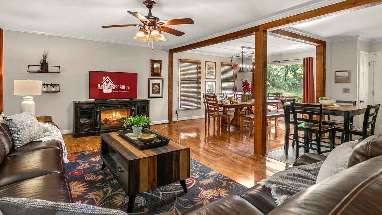 Photo of Livingroom in Branson Theater District