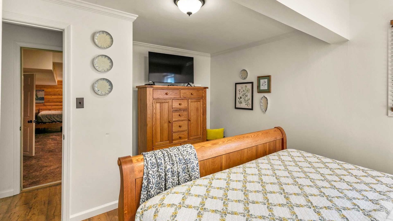 Photo of Bedroom in Branson Theater District