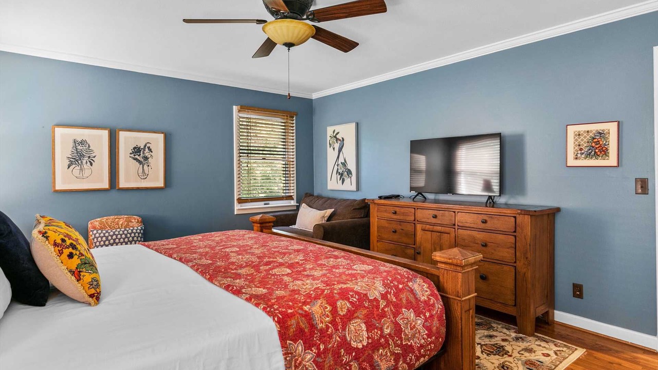 Photo of Bedroom in Branson Theater District