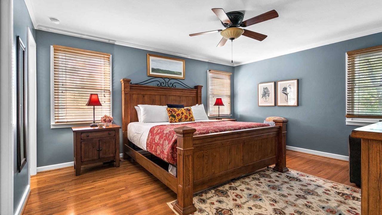 Photo of Bedroom in Branson Theater District