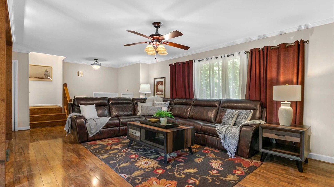 Photo of Livingroom in Branson Theater District