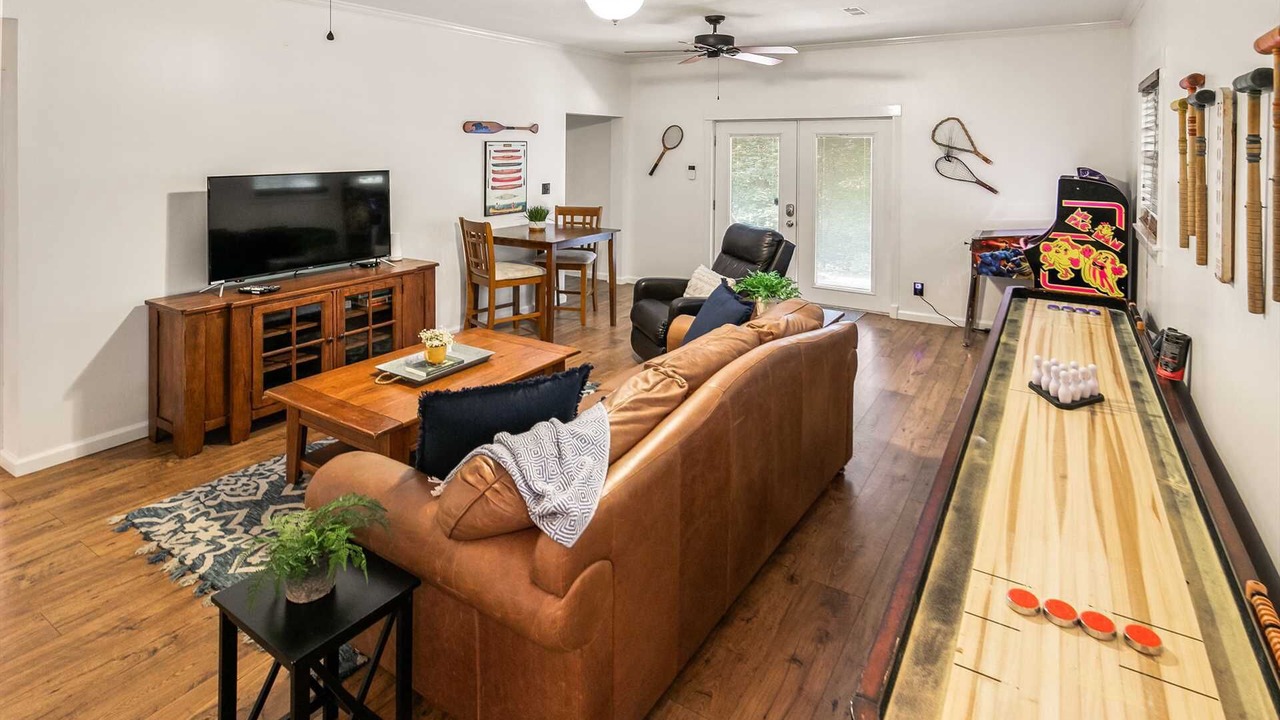 Photo of Livingroom in Branson Theater District