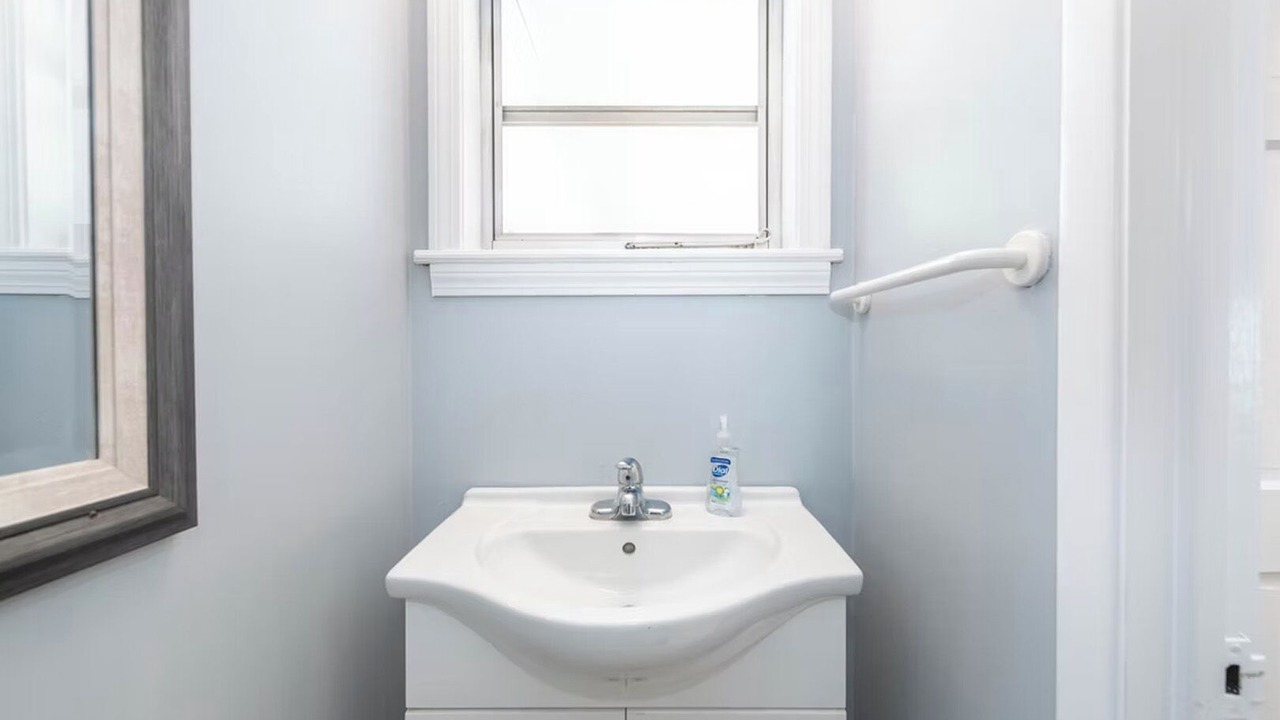 Photo of Bathroom in Manteo