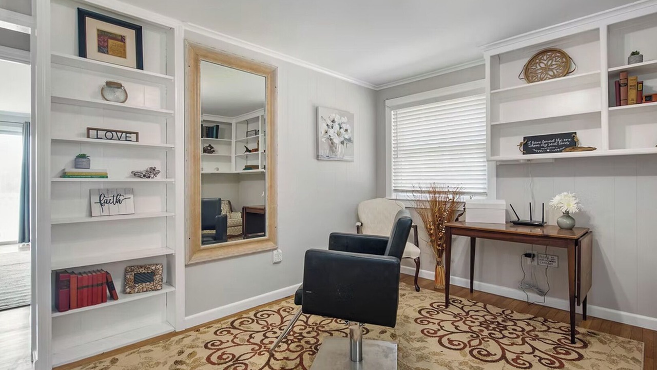 Photo of Bedroom in Manteo