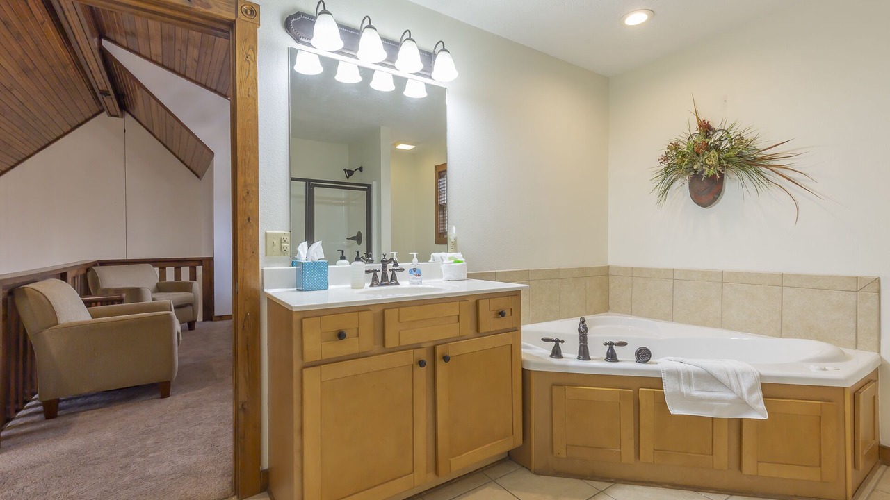 Photo of Bathroom in Reeds Spring