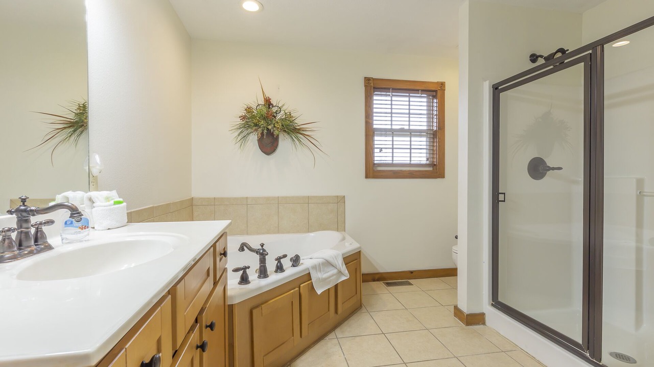 Photo of Bathroom in Reeds Spring