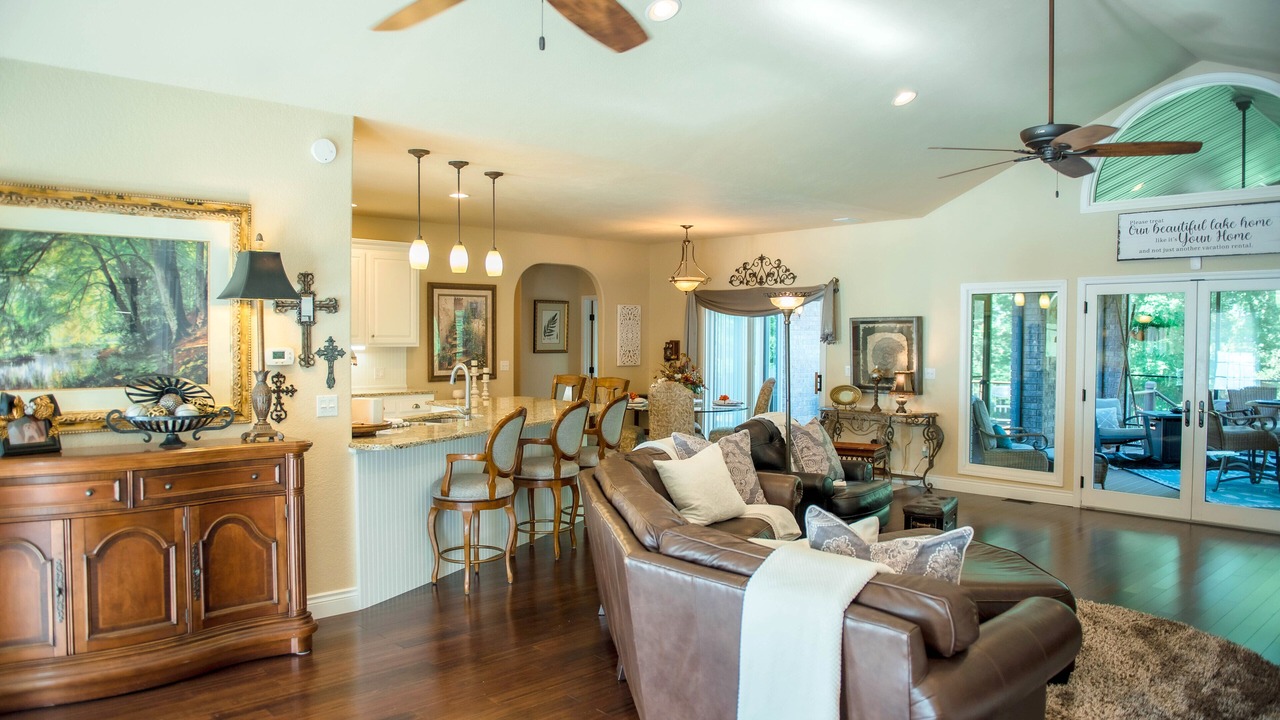 Photo of Livingroom in Kimberling City