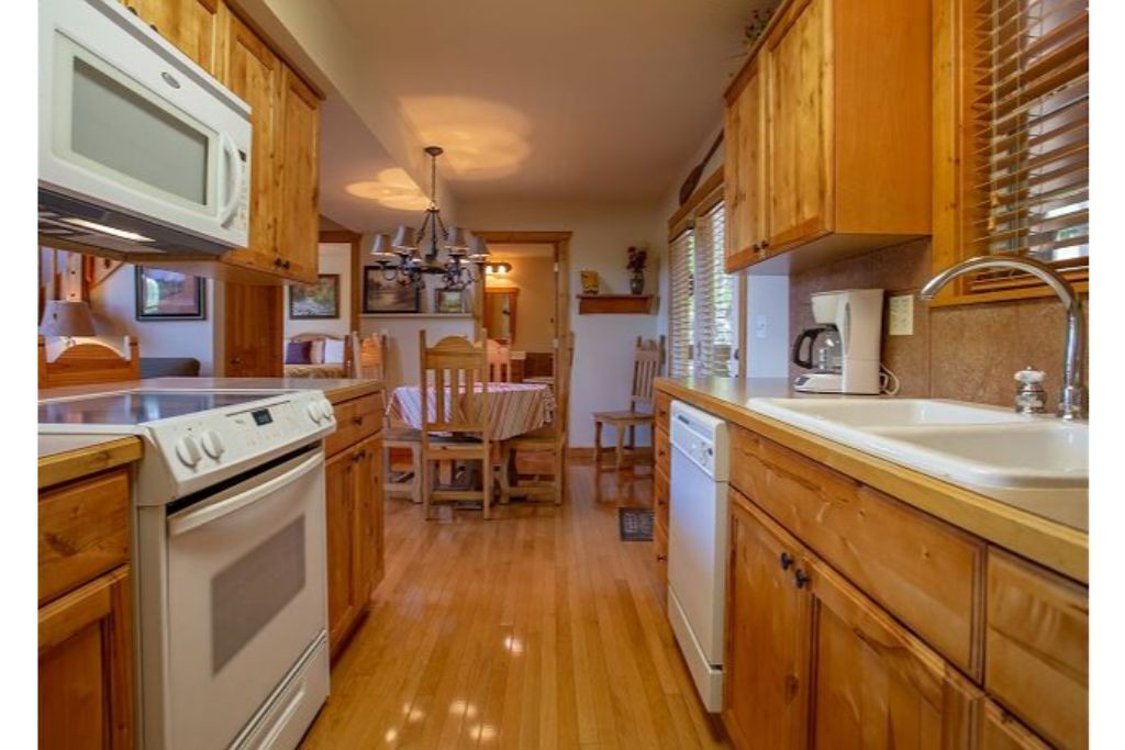 Photo of Kitchen in Reeds Spring